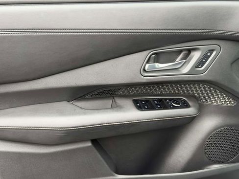 Used 2023 Nissan Ariya FWD image 13