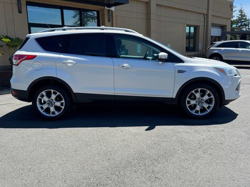 Used 2016 Ford Escape Titanium w/ Canadian Touring Package AWD/4WD image 8
