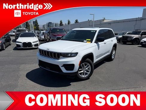 Used 2024 Jeep Grand Cherokee Laredo X RWD image 1