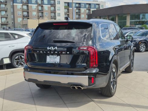 Used 2025 Kia Telluride S AWD/4WD image 3