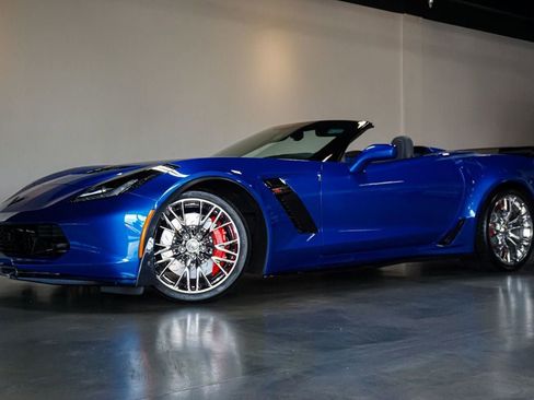Used 2015 Chevrolet Corvette Z06 w/ 3LZ Preferred Equipment Group RWD image 99
