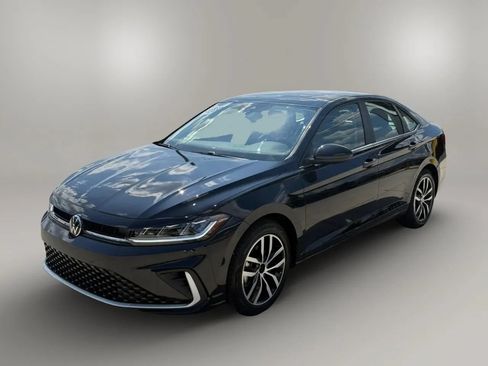 Used 2025 Volkswagen Jetta SE FWD image 3