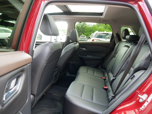 Certified 2023 Nissan Rogue SV w/ SV Premium B Package AWD/4WD image 36