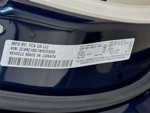 Used 2022 Chrysler Pacifica Touring-L FWD image 22
