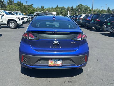 Used 2022 Hyundai Ioniq Limited FWD image 4