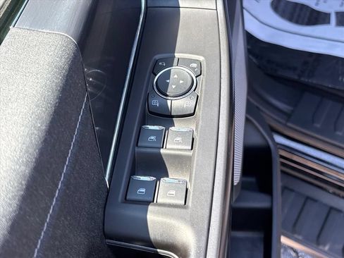 Used 2024 Ford F150 Lariat AWD/4WD image 27