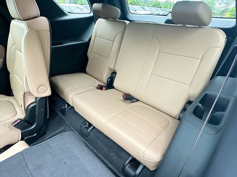 Used 2023 Chevrolet Traverse Premier w/ LPO, Floor Liner Package FWD image 28
