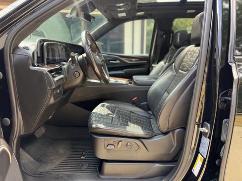 Used 2021 Cadillac Escalade ESV Sport Platinum image 11