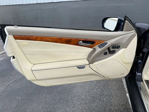 Used 2009 Mercedes-Benz SL 550 image 35