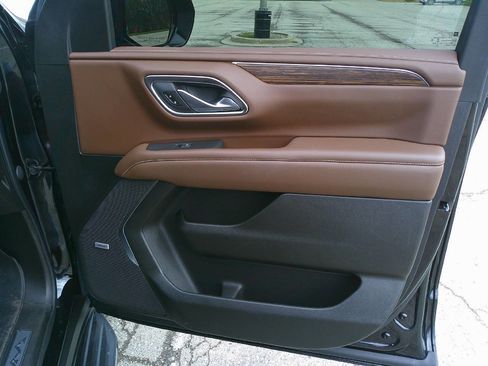 Used 2021 Chevrolet Tahoe High Country image 16