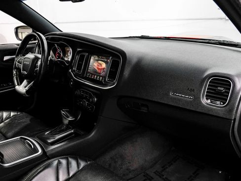 Used 2016 Dodge Charger SRT w/ Harman/Kardon Audio Group RWD image 17