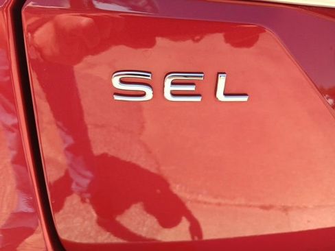 Used 2024 Volkswagen Atlas SEL Premium R-Line image 30