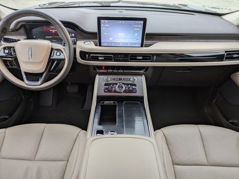 Used 2022 Lincoln Aviator Reserve w/ Class IV Trailer Tow Package image 19