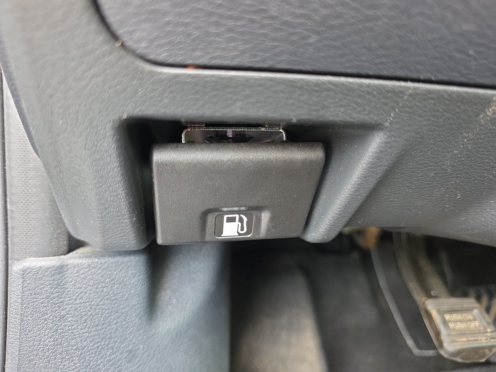 Used 2024 Nissan Sentra SV FWD image 22