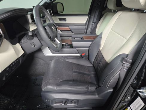 Used 2025 Toyota Sequoia Capstone AWD/4WD image 11