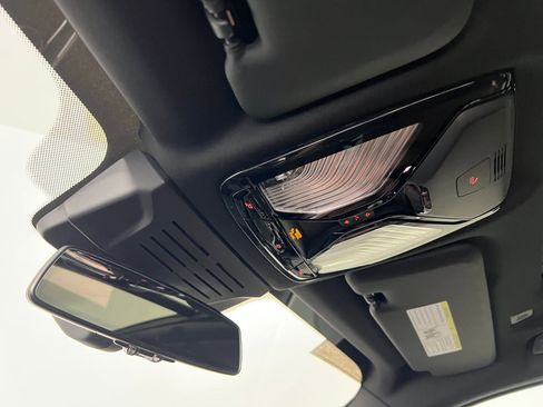 Used 2025 BMW X5 sDrive40i w/ Premium Package image 17