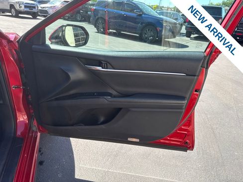 Used 2019 Toyota Camry XSE FWD image 10