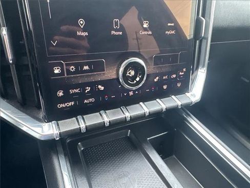 Used 2025 GMC Acadia Elevation image 23