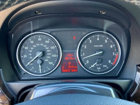 Used 2013 BMW 328i Convertible image 25