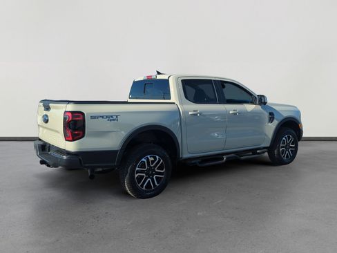 Used 2025 Ford Ranger Lariat w/ Trailer Tow Package image 5