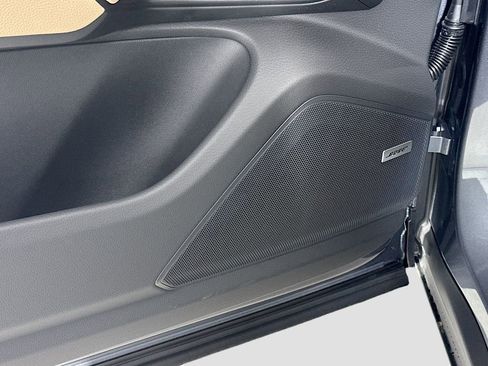 New 2026 Porsche Cayenne image 21