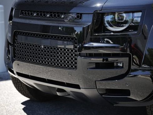 New 2026 Land Rover Defender 110 OCTA AWD/4WD image 2