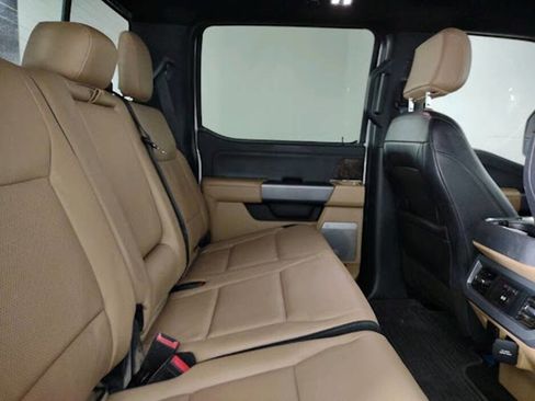 Used 2023 Ford F250 Lariat w/ Chrome Package image 15