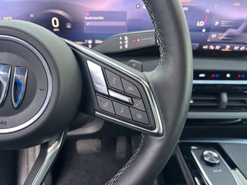 Used 2025 Buick Enclave Preferred image 19