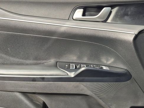 Used 2022 Kia K5 LXS image 8