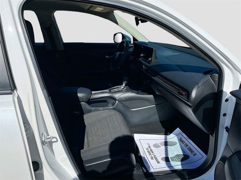 Used 2024 Honda HR-V LX image 26