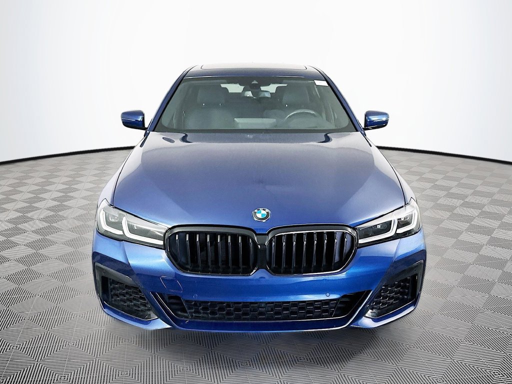 Used 2023 BMW M550i xDrive w/ Shadowloine Package AWD/4WD image 3