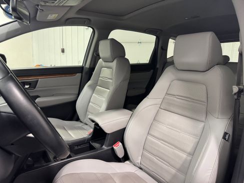 Used 2018 Honda CR-V Touring image 5