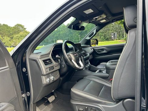 Used 2024 GMC Yukon XL SLT w/ SLT Premium Package RWD image 41