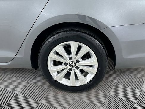 Used 2018 Volkswagen Golf S AWD/4WD image 29