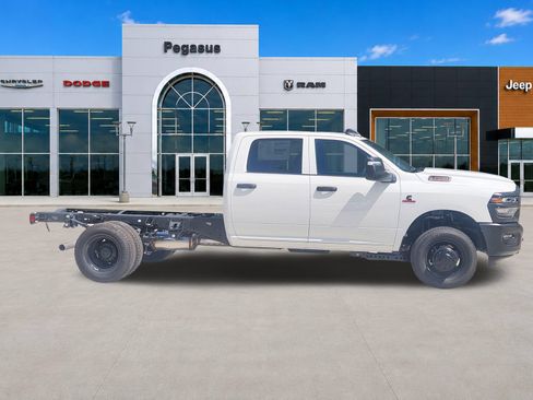 New 2026 RAM 3500 Tradesman AWD/4WD image 7