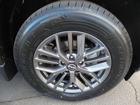 Used 2023 Nissan Rogue S image 32