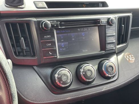 Used 2016 Toyota RAV4 LE image 6