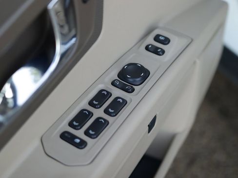 Used 2006 Cadillac SRX w/ Seating Package image 21