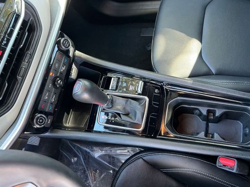 Used 2025 Jeep Compass Limited image 35