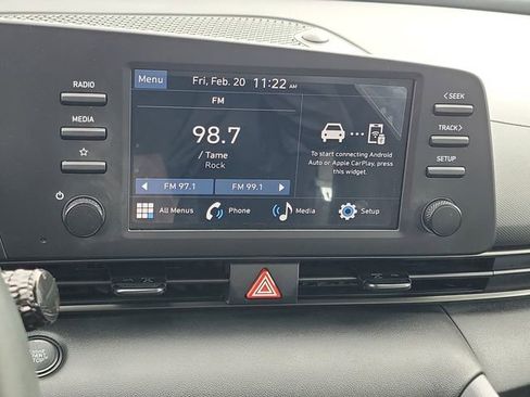 Certified 2025 Hyundai Elantra Sport image 9