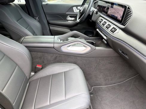 Used 2025 Mercedes-Benz GLE 450 4MATIC w/ Winter Package image 11