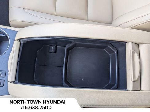 Used 2019 Toyota Highlander XLE image 22