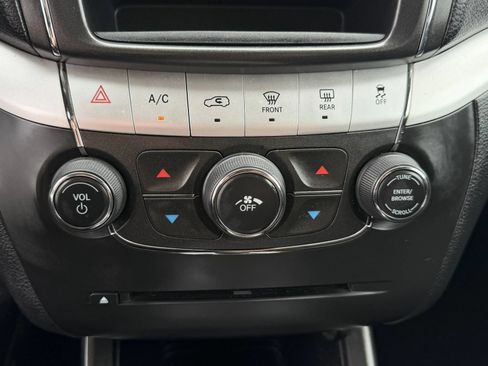Used 2016 Dodge Journey SE w/ Flexible Seating Group FWD image 22