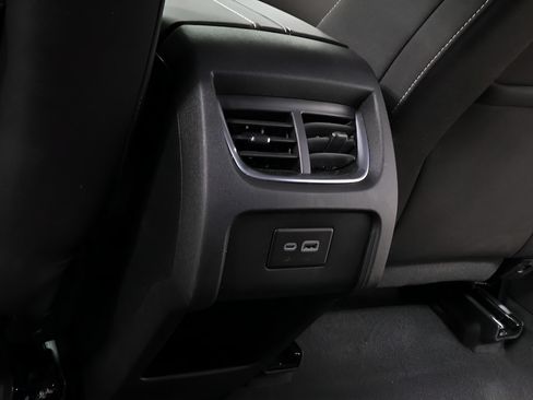 Used 2025 Chevrolet Blazer LT AWD/4WD image 23
