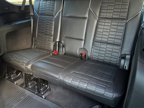 Used 2023 Cadillac Escalade ESV Sport Platinum image 17