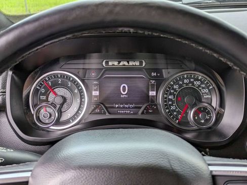 Used 2019 RAM 2500 Laramie w/ Black Appearance Package AWD/4WD image 27