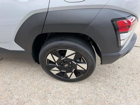 Used 2024 Hyundai Kona SEL AWD/4WD image 6