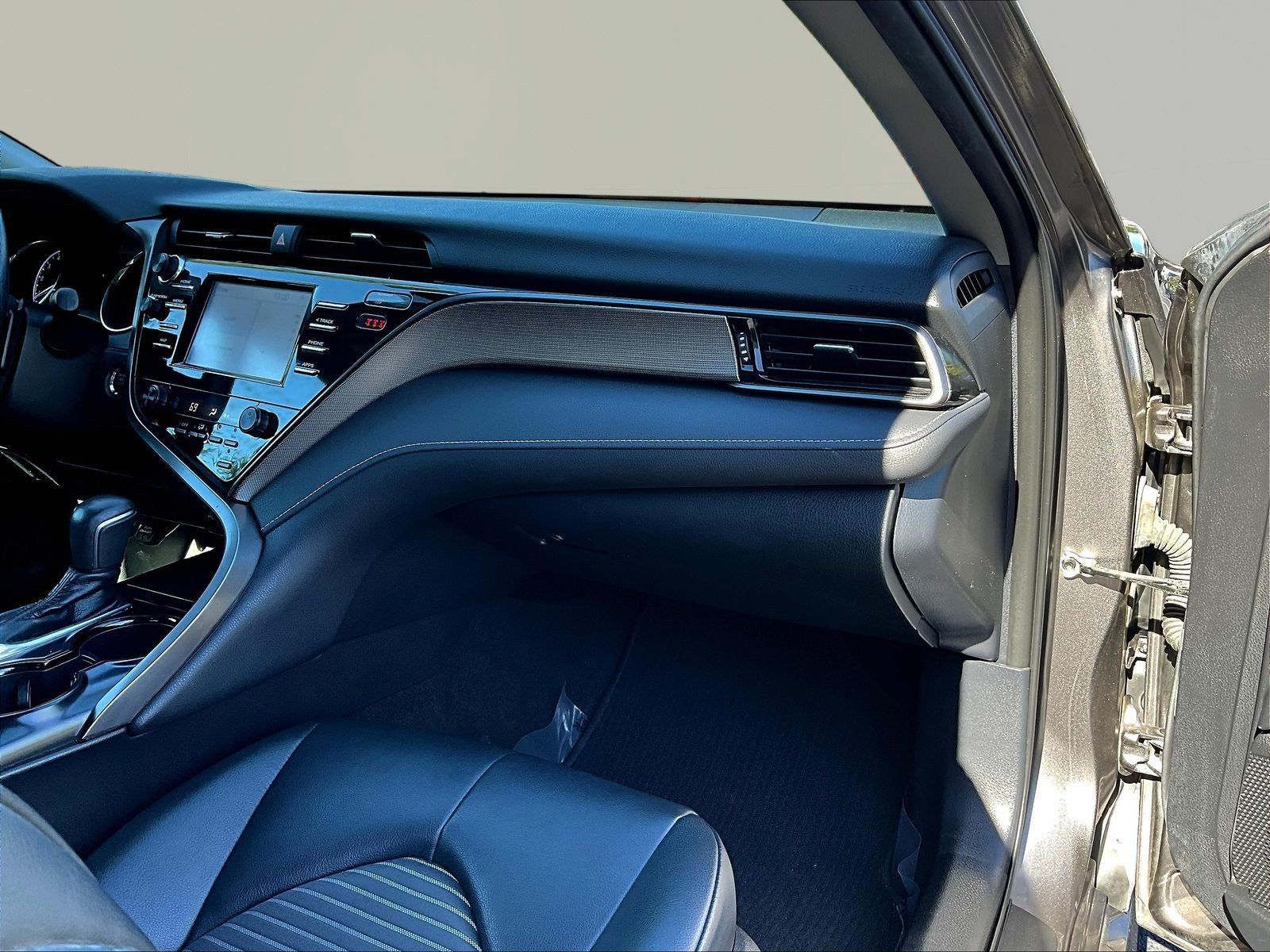 Used 2019 Toyota Camry SE w/ Convenience Package FWD image 26