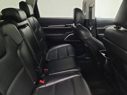 Used 2020 Kia Telluride S w/ S 8 Passenger Seating Package FWD image 19