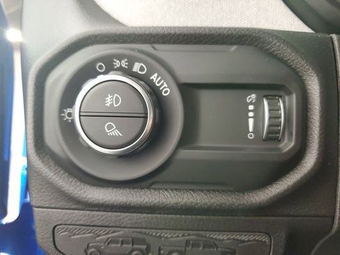 New 2025 Jeep Gladiator Sport AWD/4WD image 25